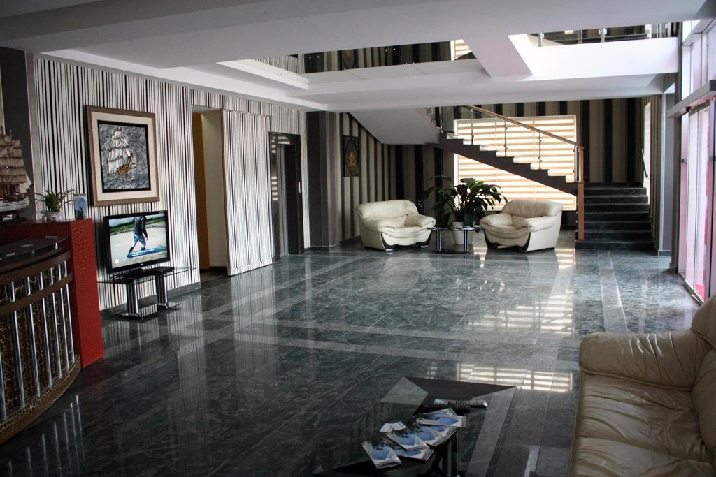 Titanik Hotel Baku Exterior photo